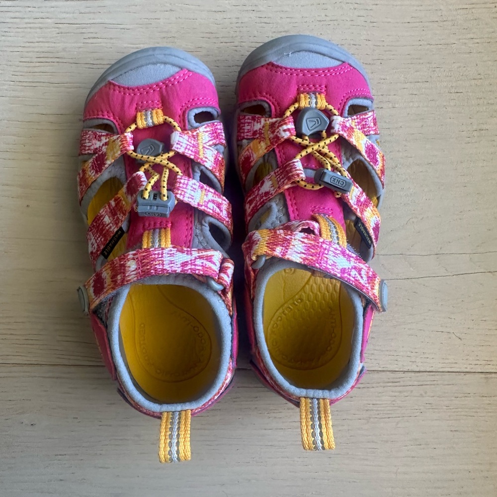 Keen Hydro Sandals Pink and Gray Sneakers with Durable Tread - Picture 3 of 3